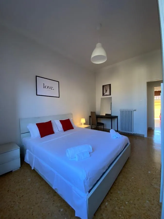 Comodo E Confortevole Nel Cuore Pulsante Di Pisa Italia