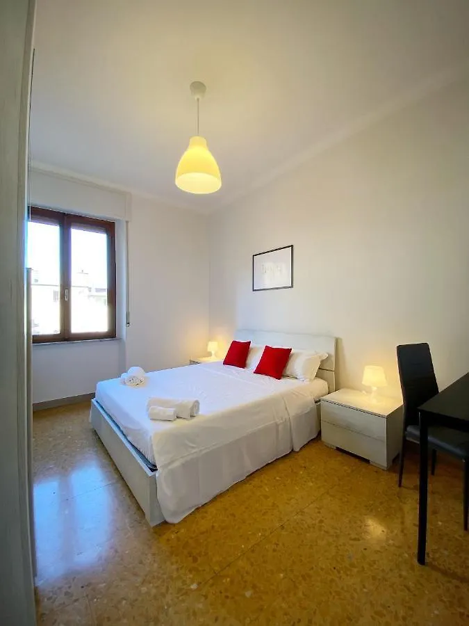 Comodo E Pratico Nel Cuore Pulsante Di Pisa Apartmán