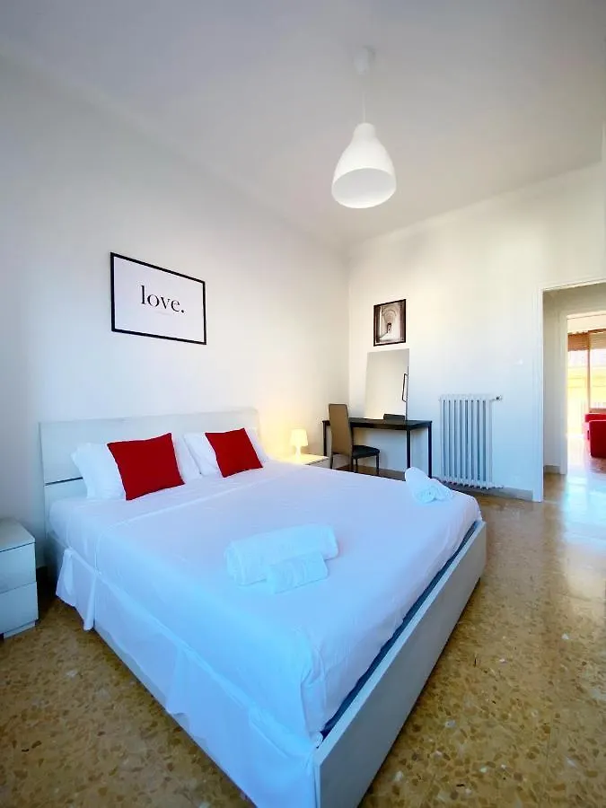 Comodo E Pratico Nel Cuore Pulsante Di Pisa Apartmán
